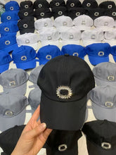 Load image into Gallery viewer, Centerpiece Hat